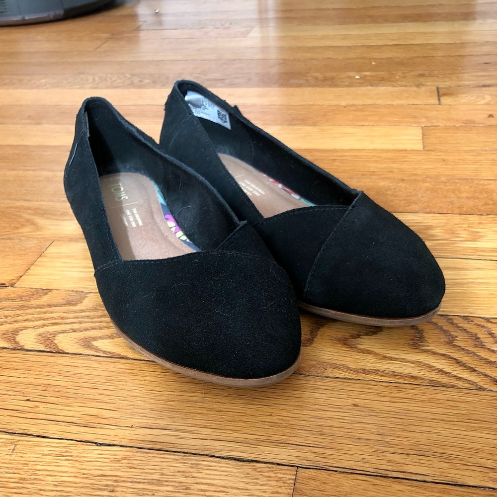 "Julie" Black Almond Toed Flats - TOMS